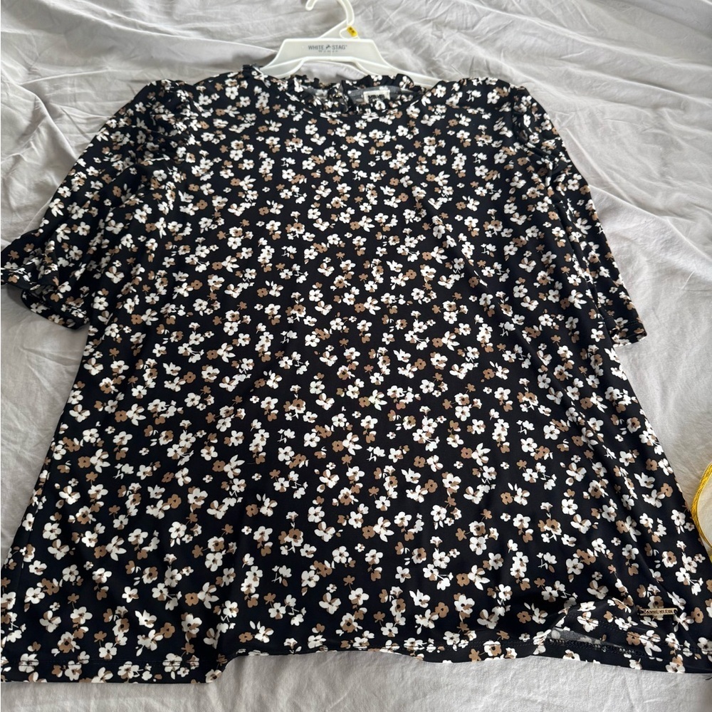 Anne Klein Black and White Floral Blouse